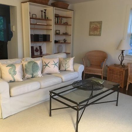 Mahone Bay Beach House Bagian luar foto